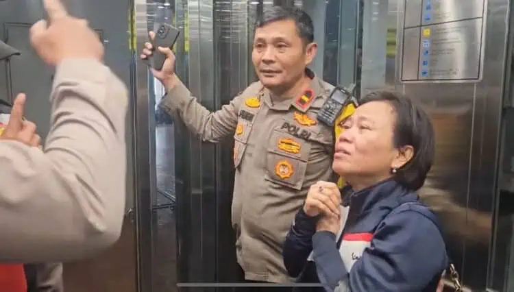 Perempuan Paruh Baya Jadi Korban Penipuan Modus Tiket Pesawat Secara Daring