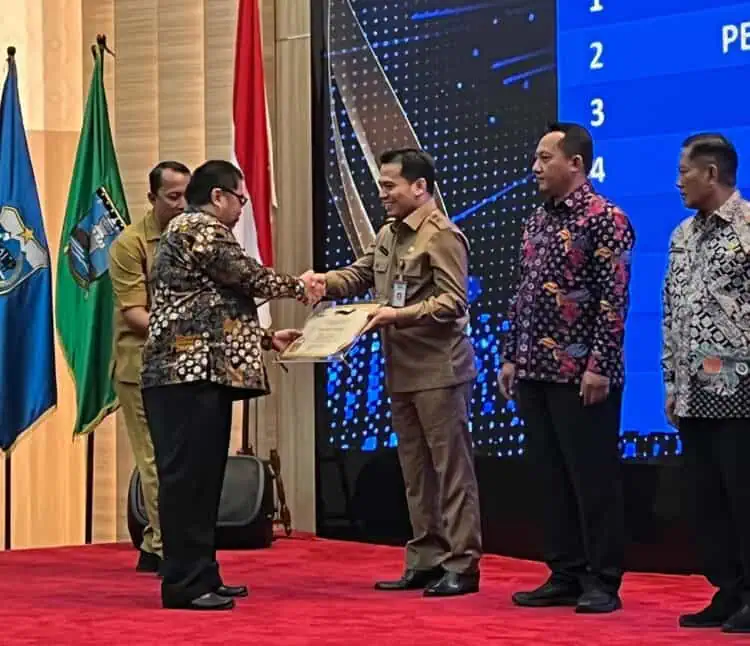 Pemkot Tangsel Raih Penghargaan Badan Publik Paling Informatif se-Banten