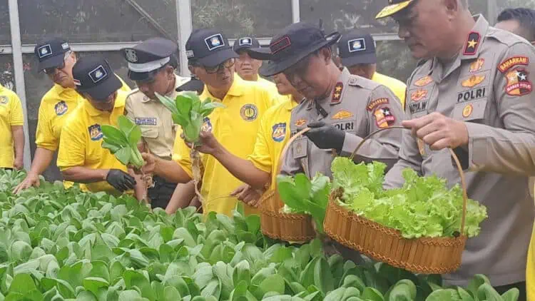 HUT ke-44 Satpam, Polresta Bandara Soetta Gelar Lumbung Pangan di Buaran Indah