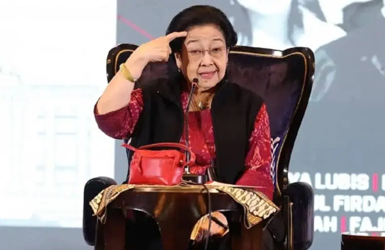Tantang yang Mau Kacaukan PDIP, Mega: Coba awut-awut