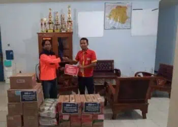 Alfamart Salurkan Bantuan Korban Bencana Alam di Lebak