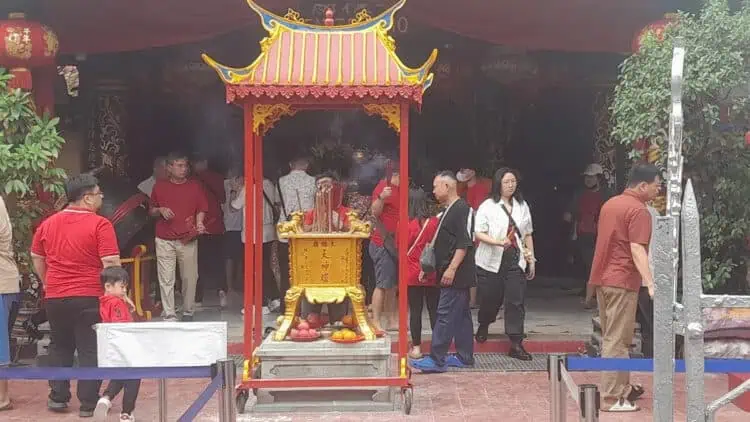 Tahun Baru Imlek, Ribuan Warga Berdoa di Klenteng Boen Tek Bio Tangerang