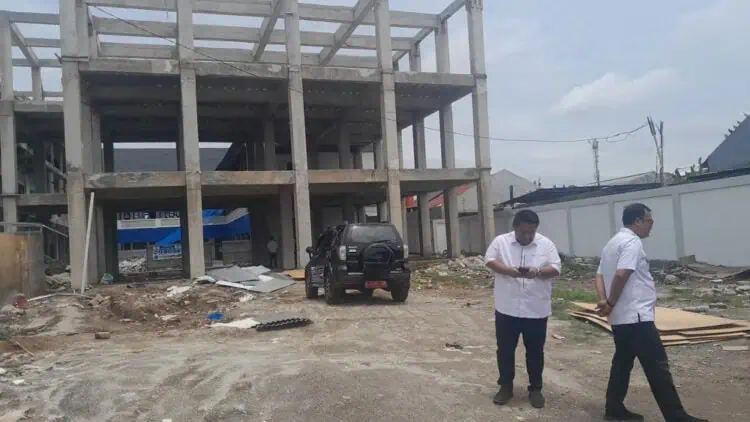 Kontraktor Kurang Modal, Pembangunan Telantar