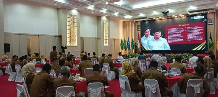 Acara Penyerahan DPA SKPD dan Penandatanganan Perjanjian Kinerja Kepala Perangkat Daerah Provinsi Banten Tahun 2025 di Pendopo Gubernur Banten, KP3B Curug, Kota Serang, Senin (13/1/2025). (ISTIMEWA)