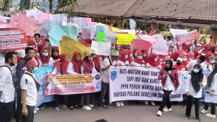 Diduga Imbas Ikut Unjukrasa, Sejumlah Honorer Nakes di Pandeglang Disanksi