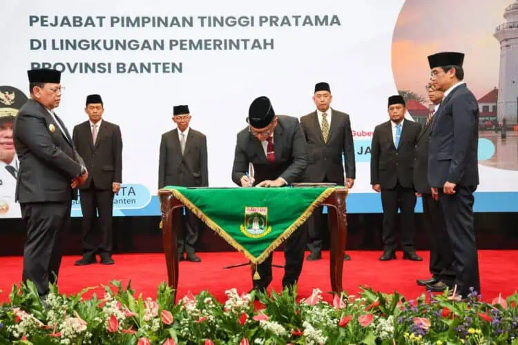 Damenta Lantik Pj Sekda dan Kukuhkan 5 Pejabat di Lingkungan Pemprov Banten
