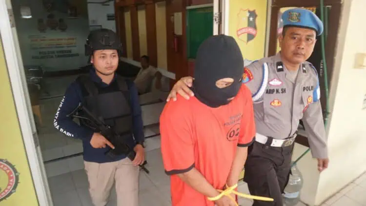 Polsek Kresek Tangkap Pengedar Sabu yang Coba Kabur dari Petugas
