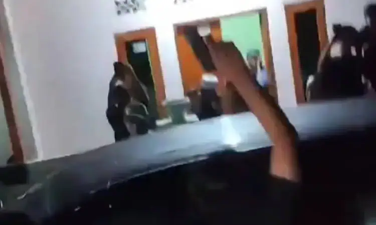 Penangkapan Terduga Oknum Guru Pelaku Cabul di Lebak Ricuh, Polisi Sempat Buang Tembakan