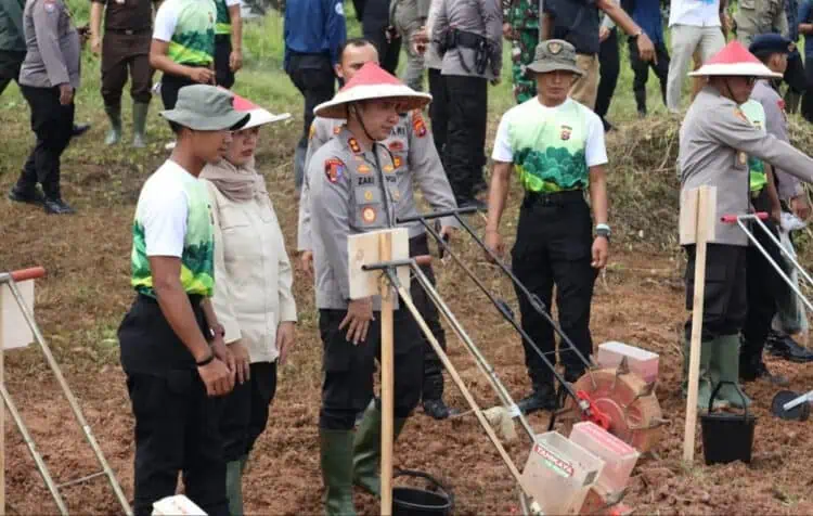 Dukung Swasembada Pangan, Polres Lebak Tanam Jagung