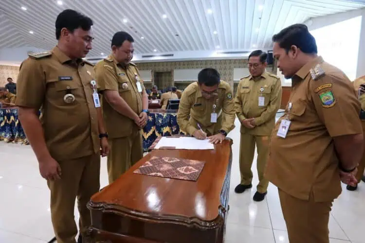 Serahkan Bentor ke Kecamatan, Pengelolaan Sampah Berbasis Komunitas di Kota Tangerang Dimulai