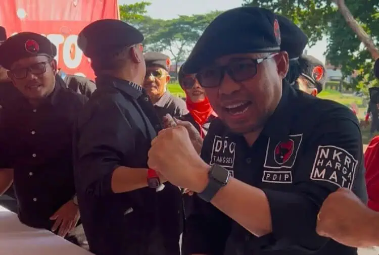 Setia pada Megawati, Kader PDIP Tangsel Cap Jempol Darah