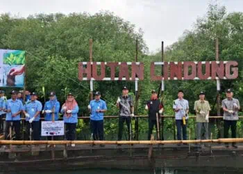 Peringati Anniversary ke 50 Tahun, PT Yuasa Battery Indonesia Tanam 500 Pohon Mangrove