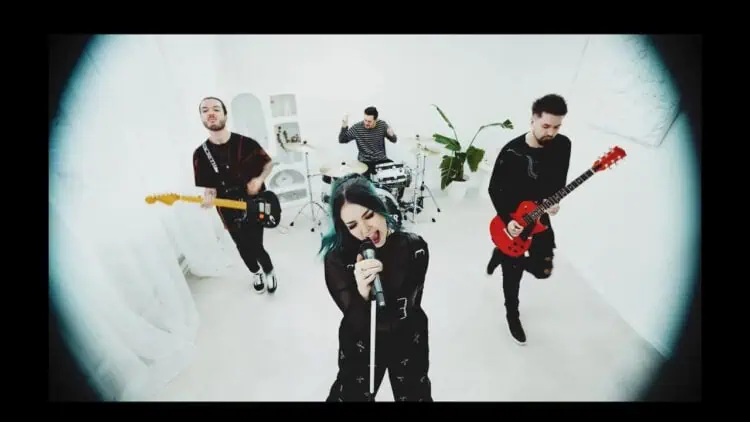 Lirik Lagu Therapy - As December Falls