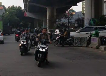 Pemotor Lawan Arah di Flyover Ciputat Bakal Kena Tilang Elektronik