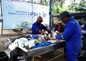Atasi Sampah Sungai, DLHK Gandeng PLTU Lontar