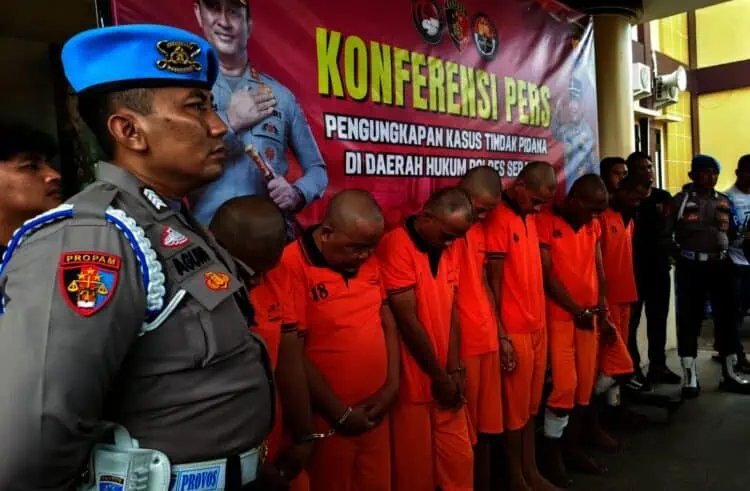 Polres Serang Tangkap Lima Tersangka Pencurian Mobil