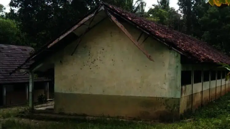 Plt Kadisdikpora Pandeglang Enggan Sebut Besaran Anggaran Perbaikan SDN Pasirtenjo 4