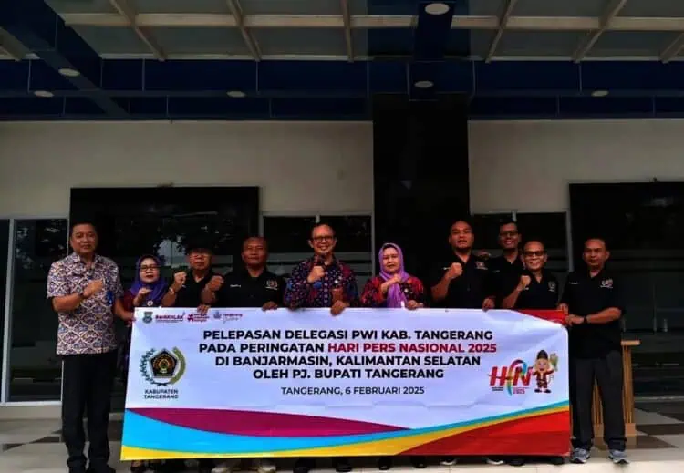 Peringati HPN 2025, Pemkab Lepas Delegasi PWI Kabupaten Tangerang ke Banjarmasin