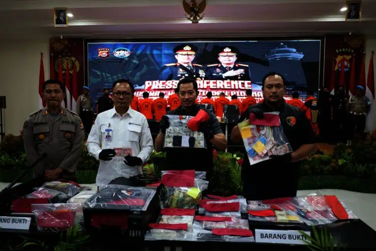 14 Tersangka Peredaran Uang Palsu Ditangkap Personel Polda Banten