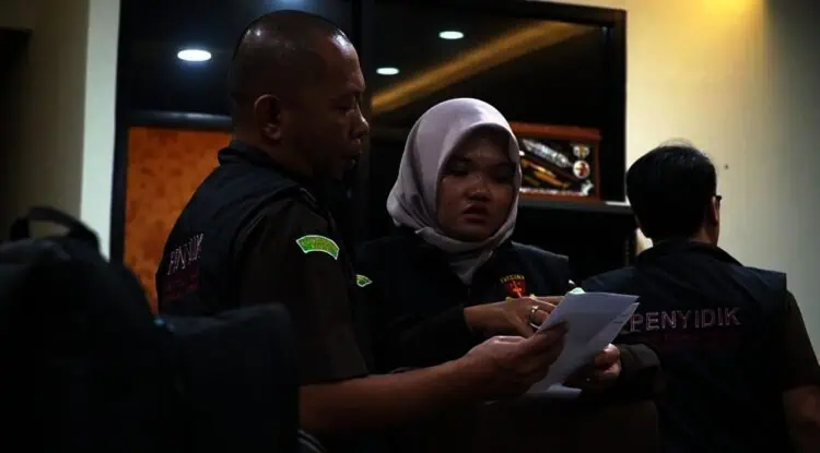 BREAKING NEWS: Penyidik Kejari Geledah Kantor DPMPD Kabupaten Tangerang