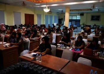 Salah satu OPD di lingkungan Pemkab Pandeglang, melakukan sosialisasi, beberapa waktu lalu. Tahun 2025 ini, kegiatan tersebut hilang karena adanya efisiensi anggaran. (DOKUMEN/SATELITNEWS.COM)