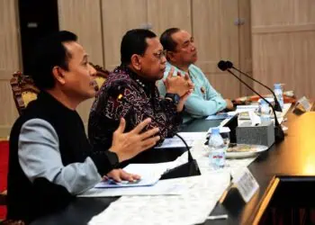 rapat koordinasi terkait potensi peningkatan pelayanan Asrama Haji Grand El Hajj Provinsi Banten menjadi embarkasi haji di Pendopo Gubernur Banten, KP3B Curug, Kota Serang, Jumat (14/2/2025). (ISTIMEWA)