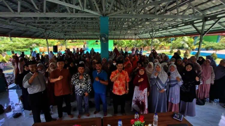 Perempuan PKS Serang, menggelar konsolidasi di wilayah Anyer. (ISTIMEWA)