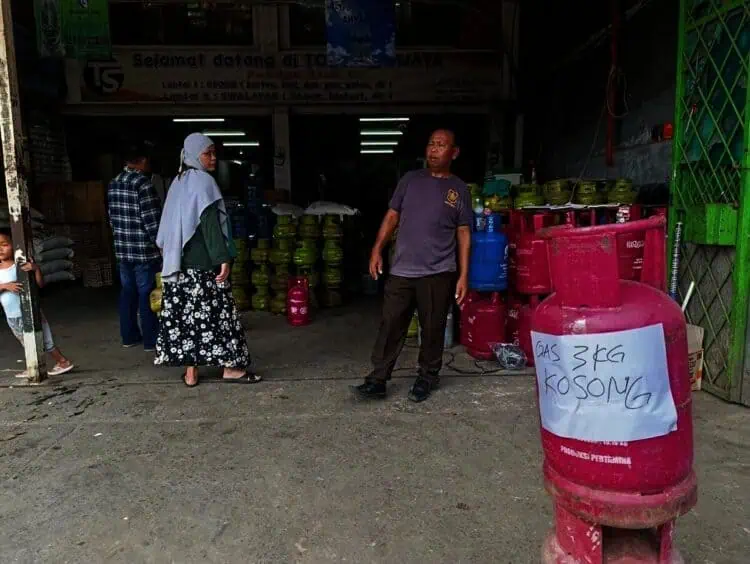 Gas Melon Langka, Warga Tangsel Mengeluh