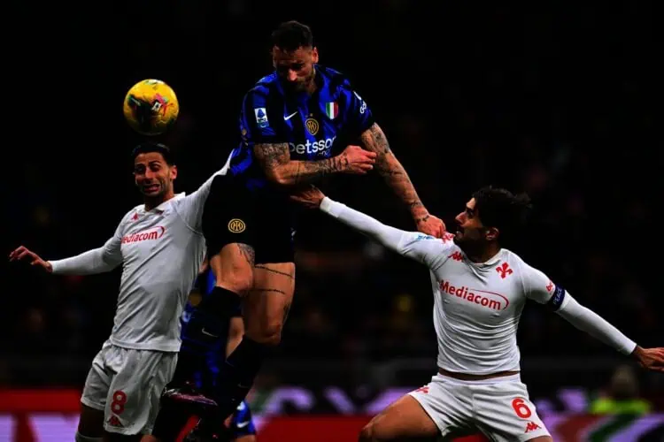 Inter Milan 2 vs Fiorentina 1, Diwarnai Gol Kontroversi