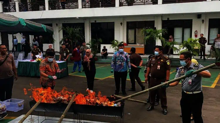 Kejari Kota Tangerang Musnahkan Barang Bukti dalam 132 Perkara, Mayoritas Narkotika