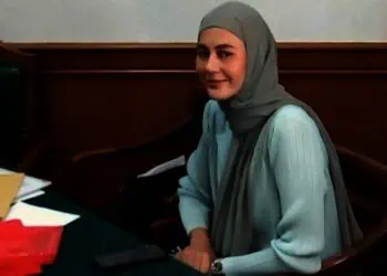 Senyum Paula Verhoeven Hadiri Sidang Cerai
