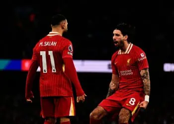 Liverpool Perlebar Jarak di Puncak