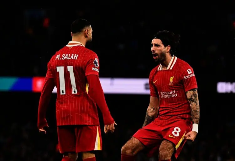 Liverpool Perlebar Jarak di Puncak