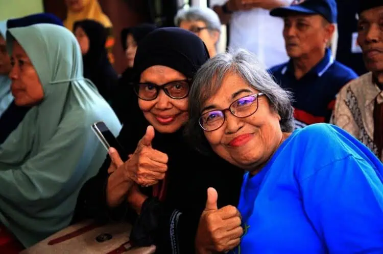 Hari Pertama Sekolah Lansia Kota Tangerang Semringah