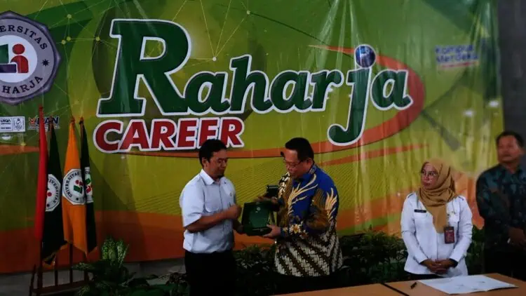 Raharja Career Kembali Digelar, Rektor: Banyak Hasil Karya Mahasiswa Dipergunakan