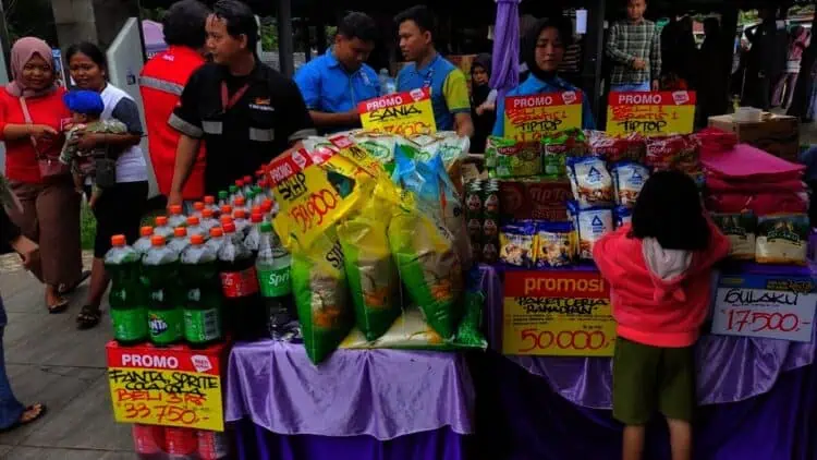 1.000 Paket Bahan Pokok Murah Dijual di Tigaraksa