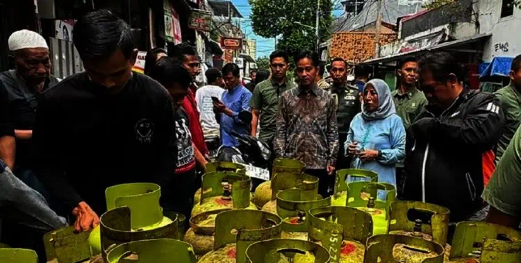 Saat Tinjau Pangkalan Gas Melon, Gibran: Maaf Ya, Kemarin