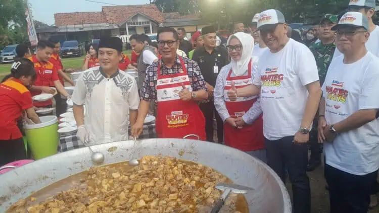 Luncurkan Program Warteg Gratis, Alfamart Bagikan 1.000 Porsi Menu Buka Puasa di Pinang