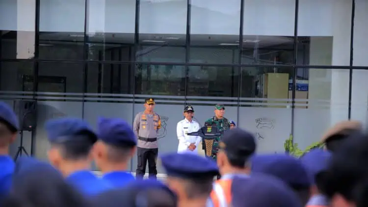 Sapa Petugas Pam Malam Takbir, Begini Pesan Wali kota Tangerang