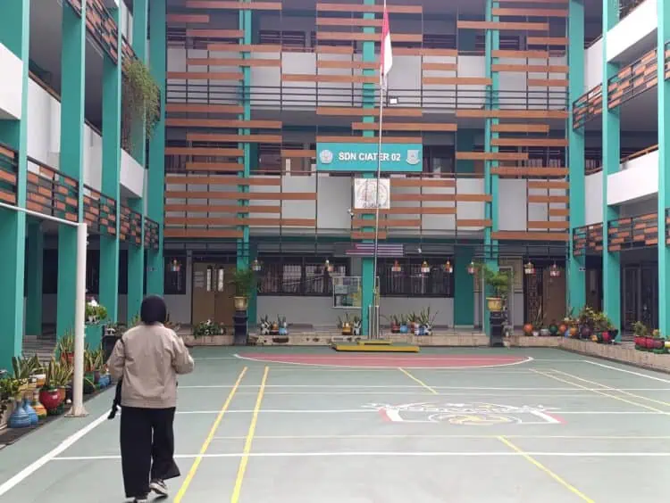 Muncul Pungli Untuk THR Guru, Pilar Sambangi SDN Ciater 2