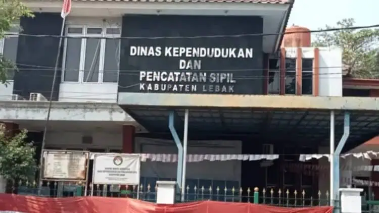 Imbas Efisiensi, Layanan Pembuatan KTP di Lebak Terhambat