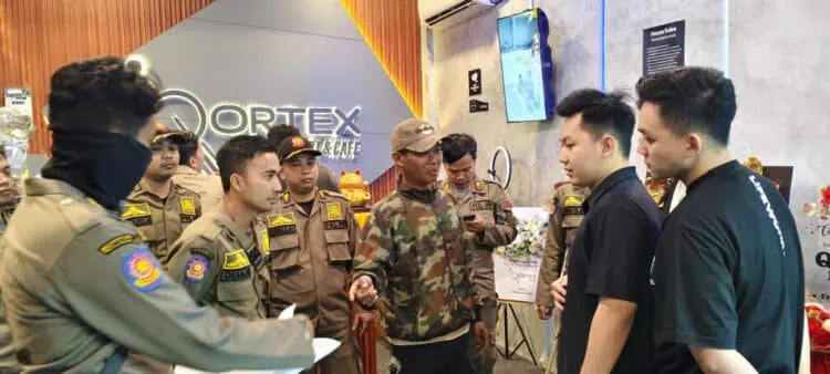 Langgar Surat Edaran Bupati Tangerang, Billiard Qortex Ditutup Paksa Satpol PP