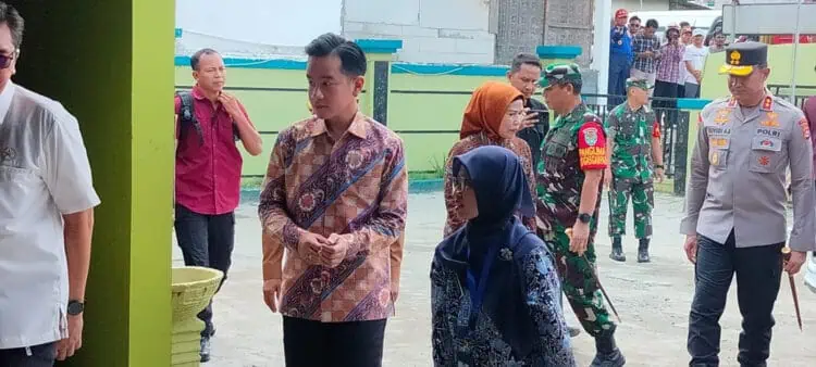 Wapres Gibran Kunjungi Puskesmas Tanara, Pastikan Kegiatan CKG Berjalan