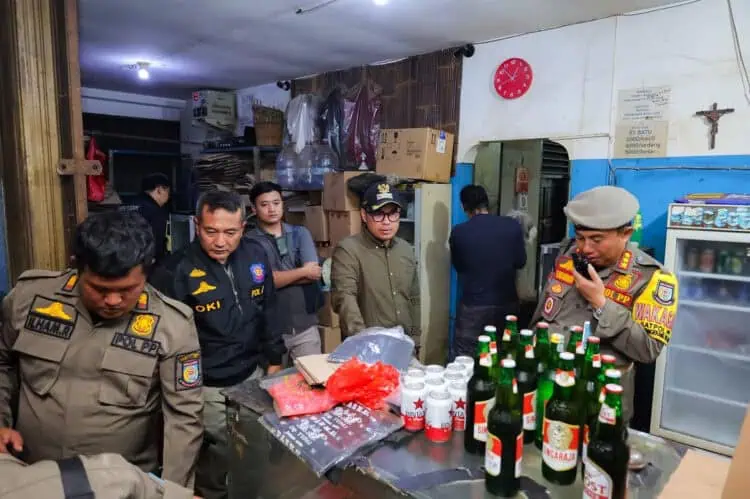 Sidak Tempat Hiburan Malam, Pemkot Tangsel Sita Ratusan Botol Miras