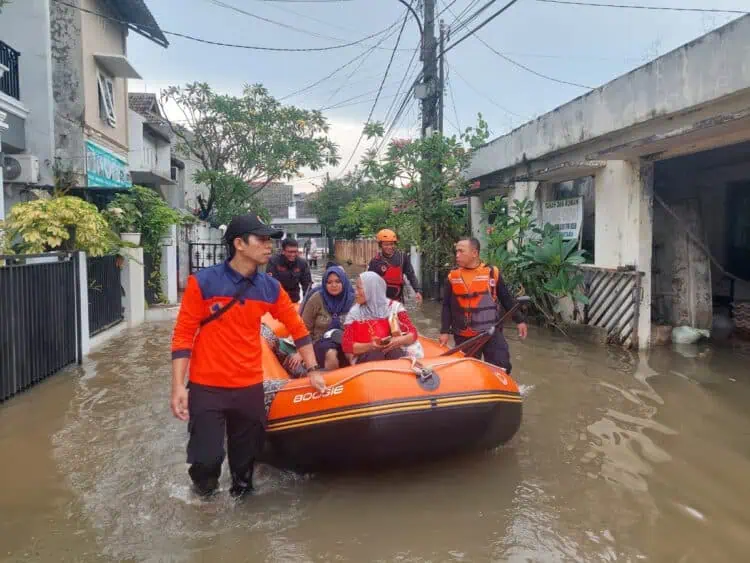 Diguyur Hujan Sebentar, Pamulang Dikepung Banjir