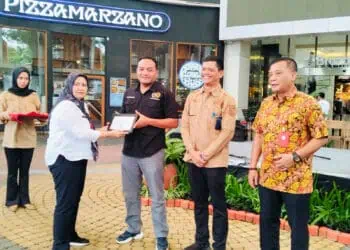 Puncak HPSN 2025, DLHK Kabupaten Tangerang Beri Penghargaan Jurnalis Hijau Untuk PWI Kabupaten Tangerang