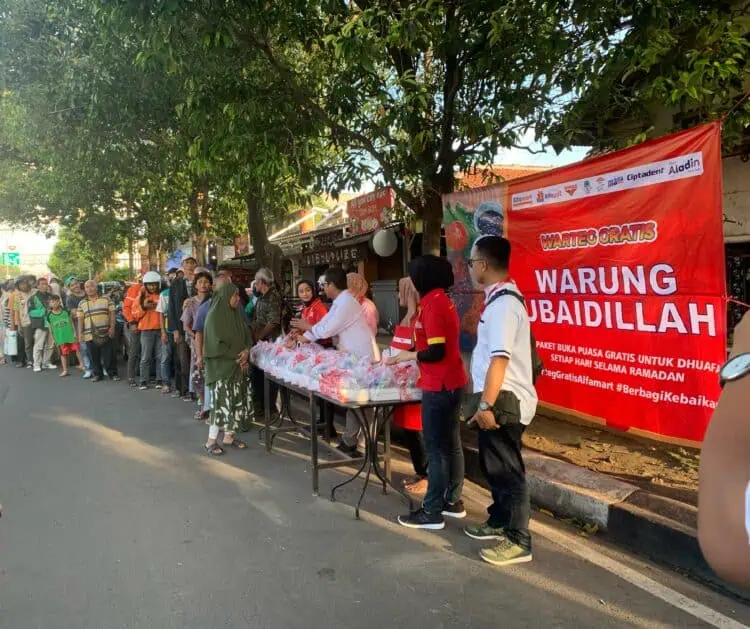 Buka Puasa Gratis, Alfamart dan WINGS Group Gandeng Warteg UMKM di 36 Kota