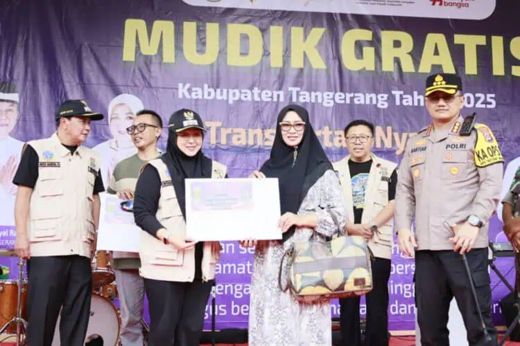 Bupati dan Wakil Bupati Tangerang Lepas Keberangkatan Peserta Mudik Gratis 2025