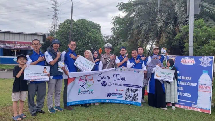 RTIK Banten Sebar Takjil Sekaligus Sosialisasi Kanal MudikPedia 2025
