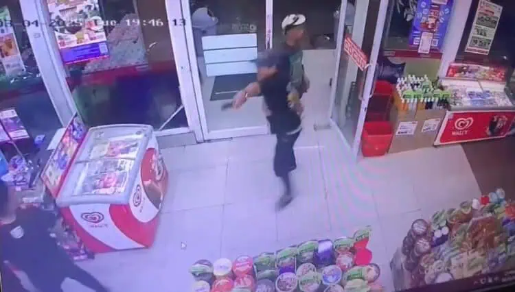 Kelompok Orang Bersenjata Tajam Ancam Belasan Warga Setu Tangsel